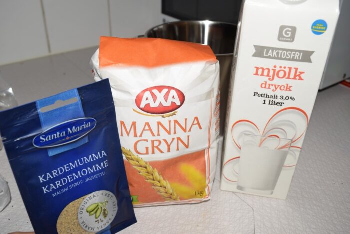 The Åland Pancake, Ålandspankaka, Milk, Mjölk, semolina, Mannagryn, cardamom, Kardemumma