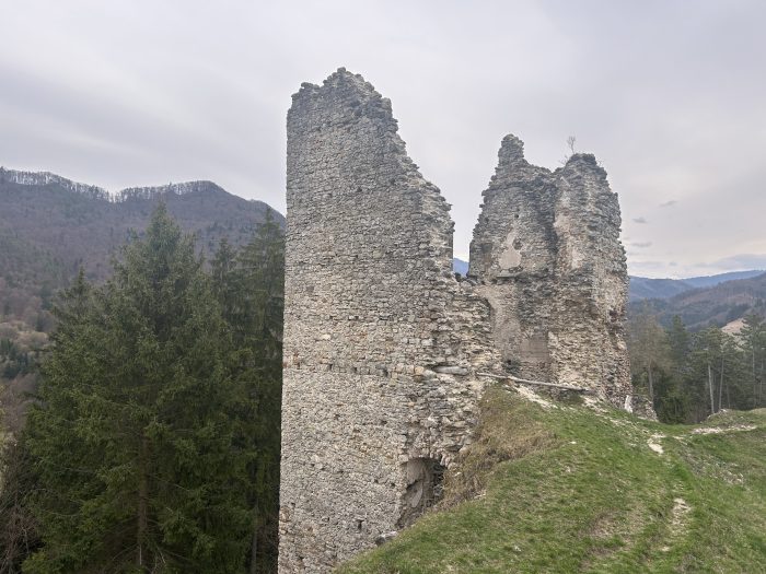 Hrad Sklabiňa, Slovakia